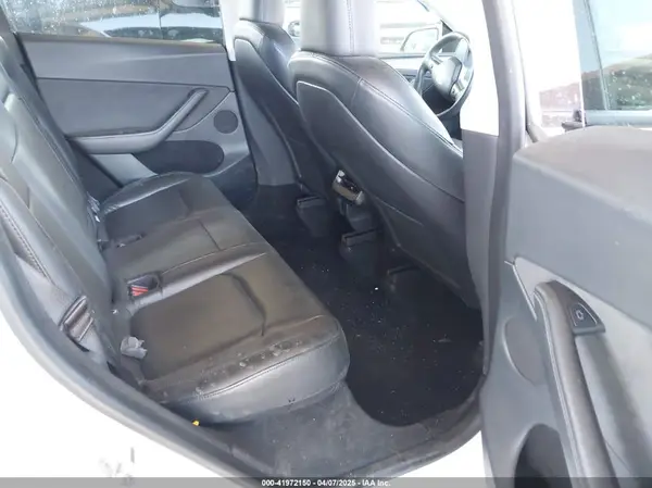 7SAYGDEE5PA085472 2023 TESLA MODEL Y - Image 8