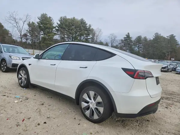 7SAYGDEE5PA093443 2023 TESLA MODEL Y - Image 2