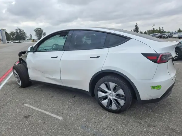 7SAYGDEE5PA096147 2023 TESLA MODEL Y - Image 2