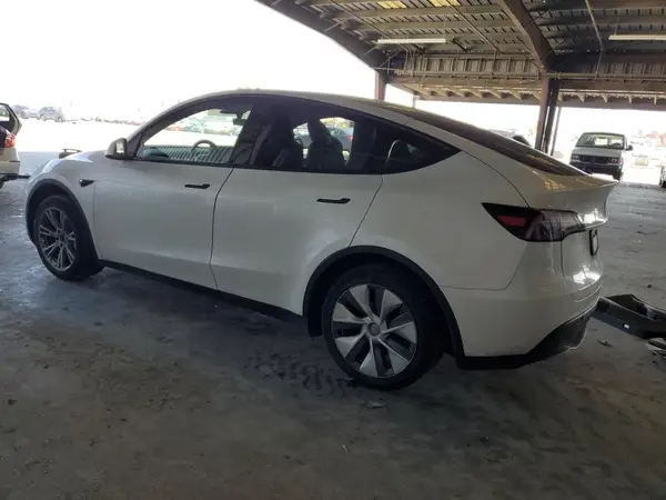 7SAYGDEE5PA101573 2023 TESLA MODEL Y - Image 2