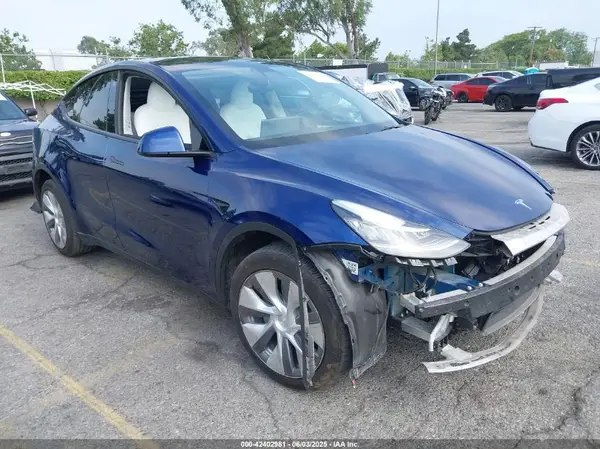 7SAYGDEE5PA102285 2023 TESLA MODEL Y - Image 1