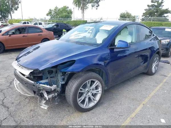 7SAYGDEE5PA102285 2023 TESLA MODEL Y - Image 2