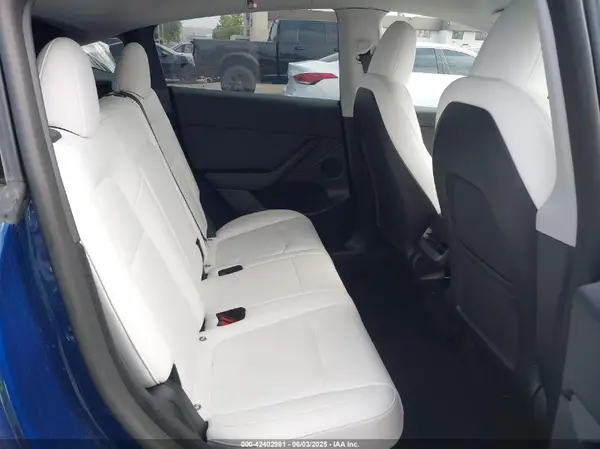 7SAYGDEE5PA102285 2023 TESLA MODEL Y - Image 8