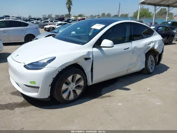 7SAYGDEE5PA104635 2023 TESLA MODEL Y - Image 2