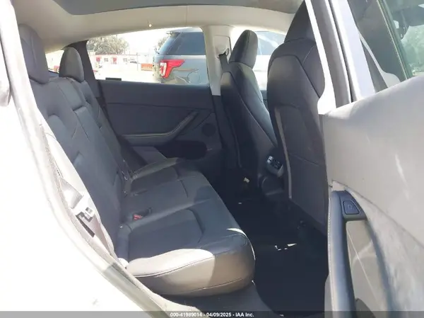 7SAYGDEE5PA104635 2023 TESLA MODEL Y - Image 8