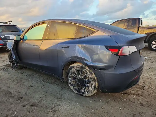7SAYGDEE5PA104750 2023 TESLA MODEL Y - Image 2