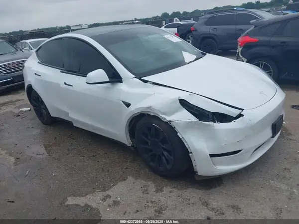 7SAYGDEE5PA109334 2023 TESLA MODEL Y - Image 1