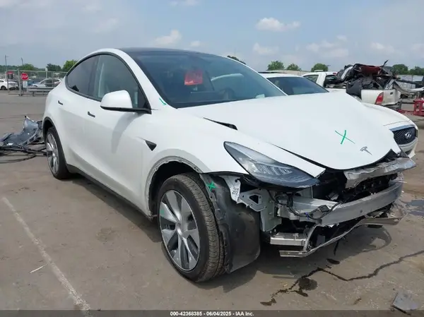 7SAYGDEE5PA114310 2023 TESLA MODEL Y - Image 1
