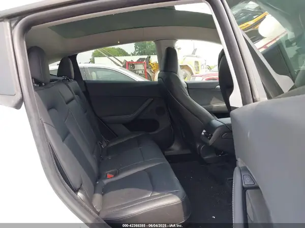 7SAYGDEE5PA114310 2023 TESLA MODEL Y - Image 8
