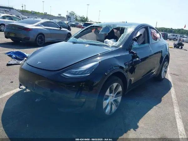 7SAYGDEE5PA116476 2023 TESLA MODEL Y - Image 2