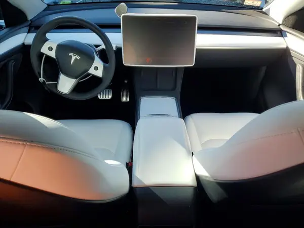 7SAYGDEE5PA117496 2023 TESLA MODEL Y - Image 8