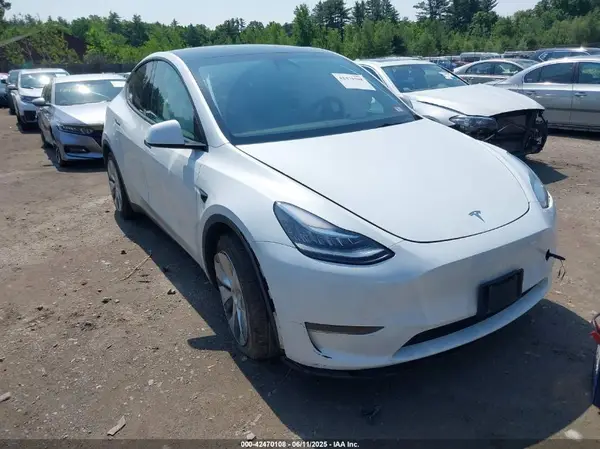 7SAYGDEE5PA126165 2023 TESLA MODEL Y - Image 1