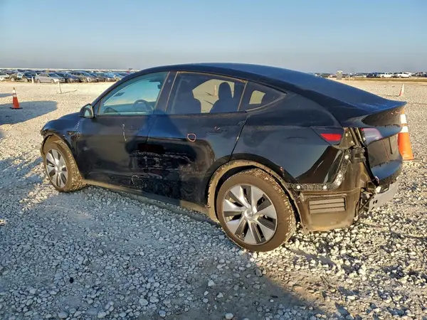 7SAYGDEE5PA126232 2023 TESLA MODEL Y - Image 2