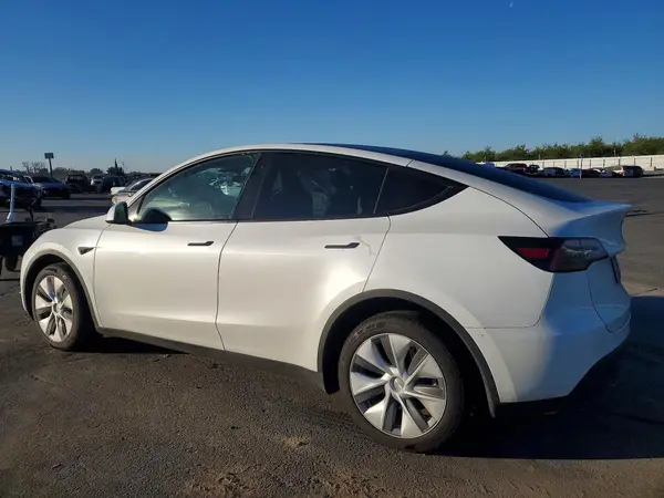 7SAYGDEE5PA126568 2023 TESLA MODEL Y - Image 2