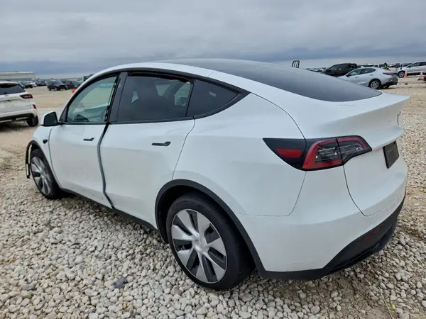 7SAYGDEE5PA130328 2023 TESLA MODEL Y - Image 2
