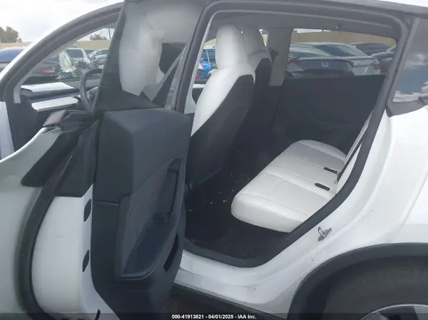 7SAYGDEE5PA147680 2023 TESLA MODEL Y - Image 8