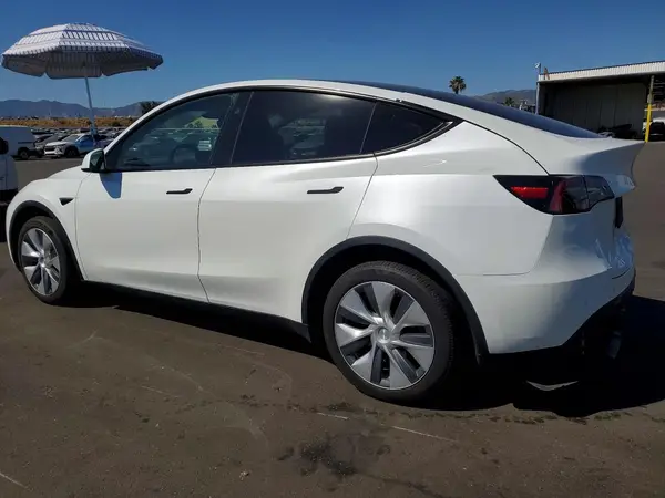 7SAYGDEE5PA149347 2023 TESLA MODEL Y - Image 2