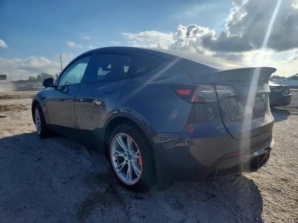 7SAYGDEE5PA161434 2023 TESLA MODEL Y - Image 2