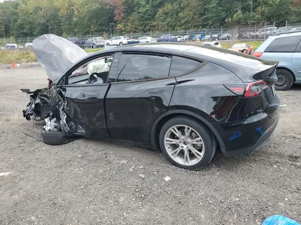 7SAYGDEE5PA163832 2023 TESLA MODEL Y - Image 2