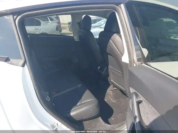 7SAYGDEE5PA168223 2023 TESLA MODEL Y - Image 8