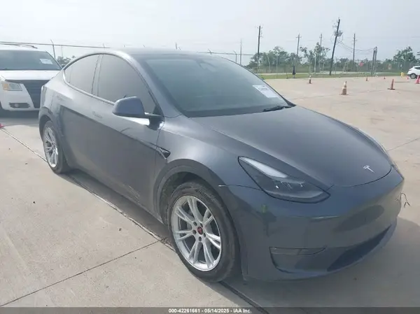 7SAYGDEE5PA170506 2023 TESLA MODEL Y - Image 1