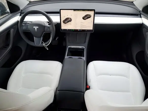 7SAYGDEE5PA170814 2023 TESLA MODEL Y - Image 8