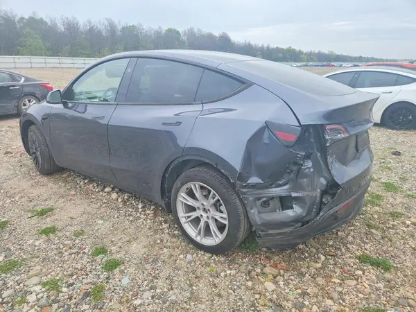 7SAYGDEE5PA196118 2023 TESLA MODEL Y - Image 2