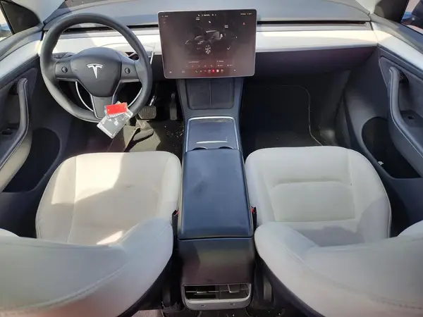7SAYGDEE5PA196118 2023 TESLA MODEL Y - Image 8
