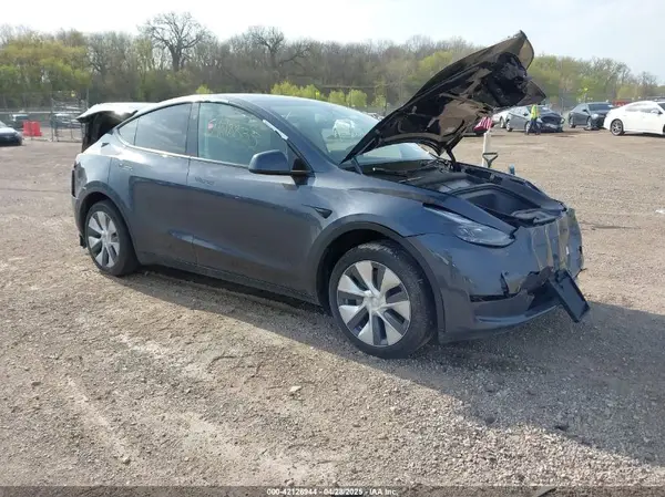 7SAYGDEE5PA200040 2023 TESLA MODEL Y - Image 1