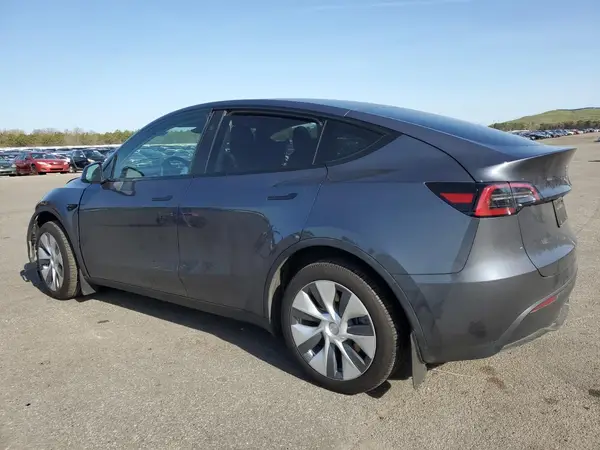 7SAYGDEE5PA200975 2023 TESLA MODEL Y - Image 2