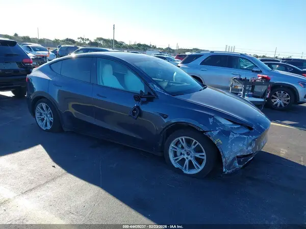 7SAYGDEE5PA206033 2023 TESLA MODEL Y - Image 1