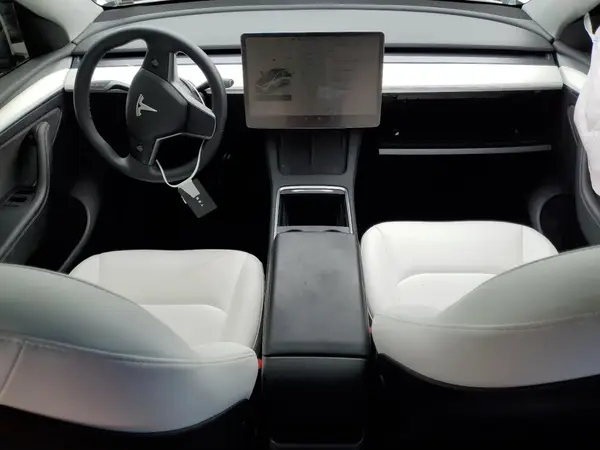 7SAYGDEE5PF592424 2023 TESLA MODEL Y - Image 8