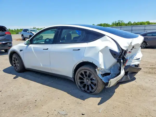 7SAYGDEE5PF593427 2023 TESLA MODEL Y - Image 2