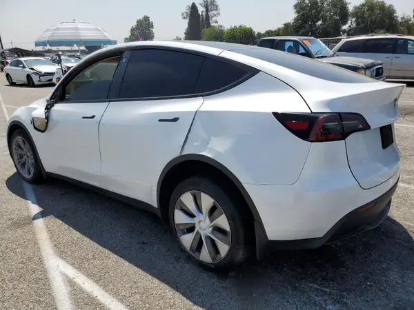7SAYGDEE5PF602269 2023 TESLA MODEL Y - Image 2
