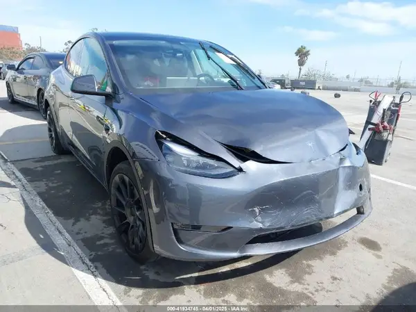 7SAYGDEE5PF605835 2023 TESLA MODEL Y - Image 1