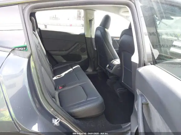 7SAYGDEE5PF605835 2023 TESLA MODEL Y - Image 8