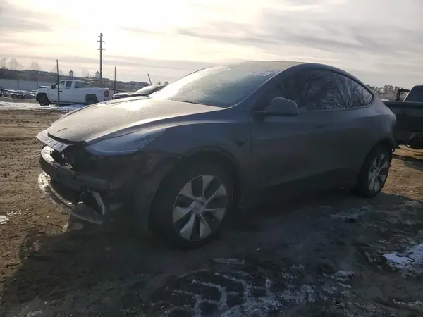 7SAYGDEE5PF610677 2023 TESLA MODEL Y - Image 1