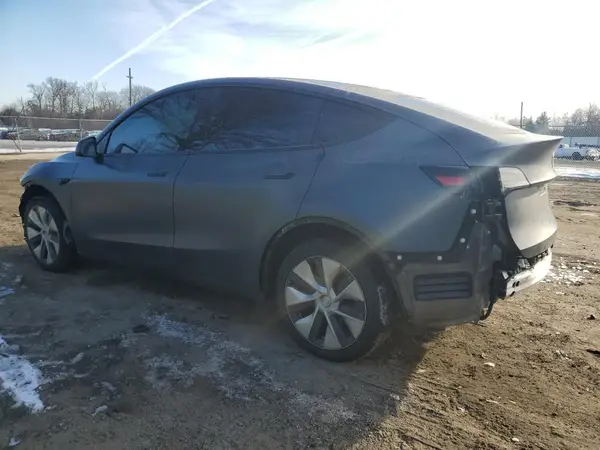 7SAYGDEE5PF610677 2023 TESLA MODEL Y - Image 2