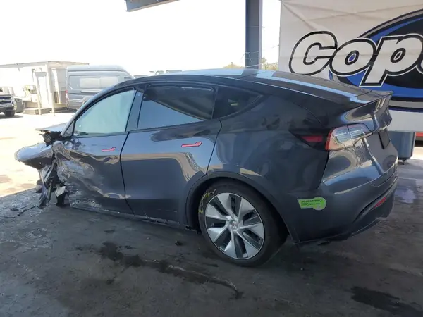 7SAYGDEE5PF615846 2023 TESLA MODEL Y - Image 2