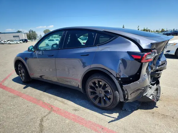7SAYGDEE5PF621162 2023 TESLA MODEL Y - Image 2