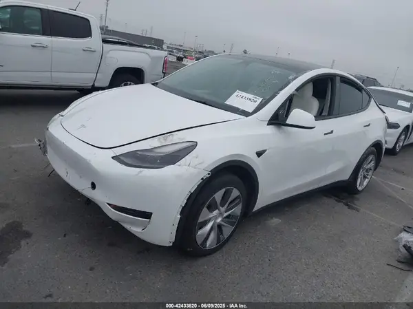 7SAYGDEE5PF624272 2023 TESLA MODEL Y - Image 2