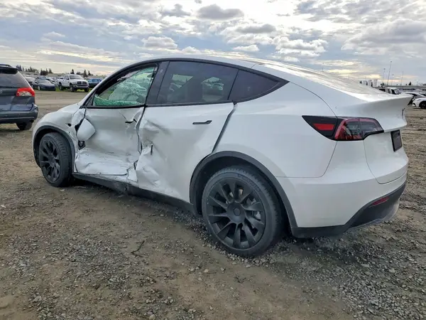 7SAYGDEE5PF627284 2023 TESLA MODEL Y - Image 2
