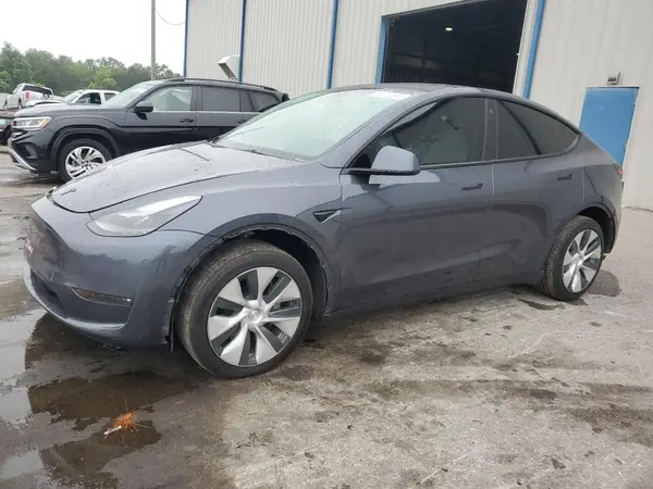 7SAYGDEE5PF627589 2023 TESLA MODEL Y - Image 1