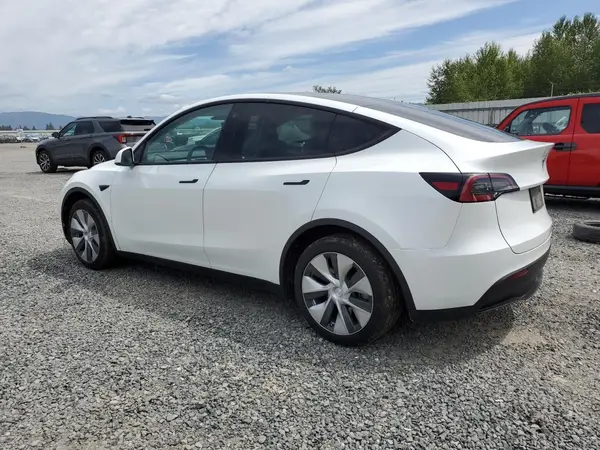7SAYGDEE5PF628449 2023 TESLA MODEL Y - Image 2
