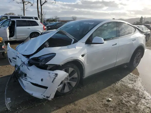 7SAYGDEE5PF631335 2023 TESLA MODEL Y - Image 1