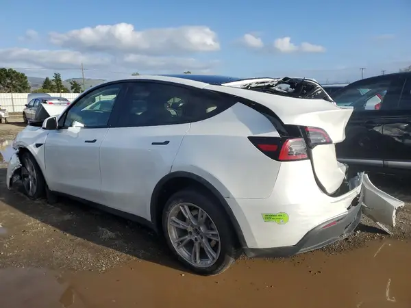 7SAYGDEE5PF631335 2023 TESLA MODEL Y - Image 2