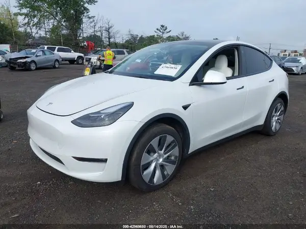 7SAYGDEE5PF633389 2023 TESLA MODEL Y - Image 2