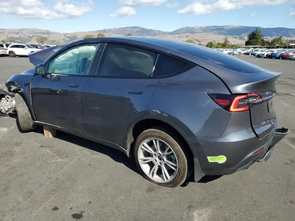 7SAYGDEE5PF635174 2023 TESLA MODEL Y - Image 2
