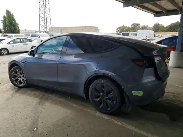 7SAYGDEE5PF635305 2023 TESLA MODEL Y - Image 2