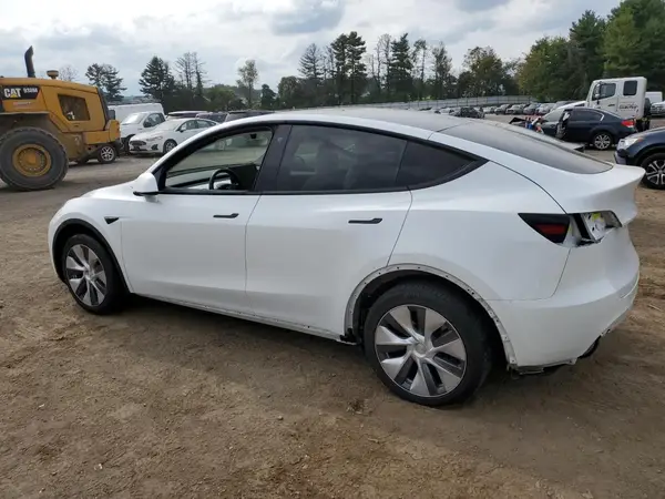 7SAYGDEE5PF666554 2023 TESLA MODEL Y - Image 2